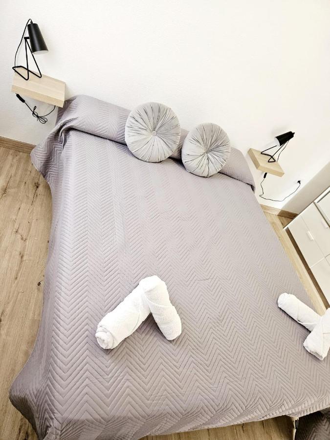Apartamento Familiar En Triana Севілья Екстер'єр фото
